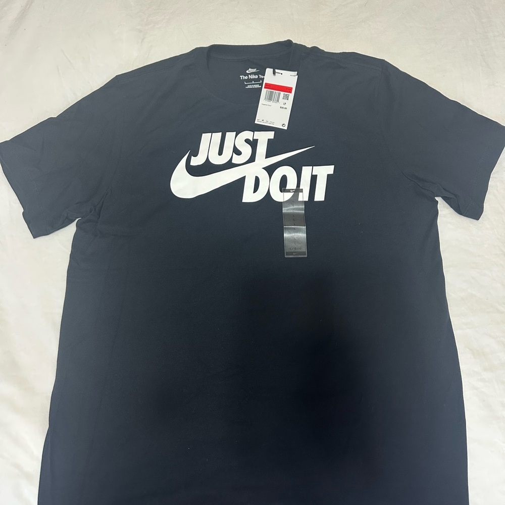 Nike Men's Black Tee with 'Just Do It' Slogan